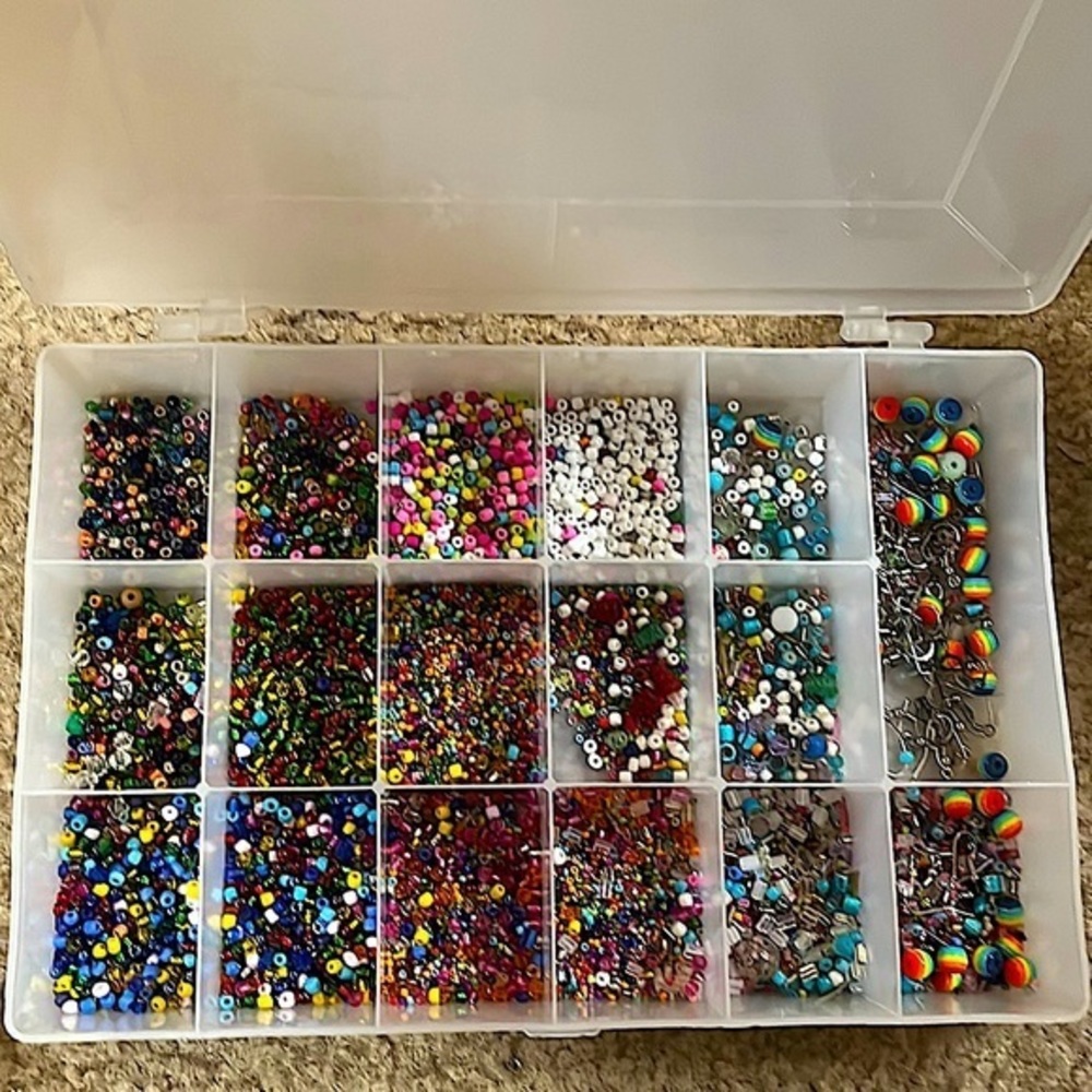 ⭐️ BEADS ⭐️ Jewelry Making Kit ⭐️ Includes 17 Compartment Organizer